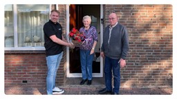 Niels Berends van Berends Energieadvies en familie Geertsma in Ter Apel.